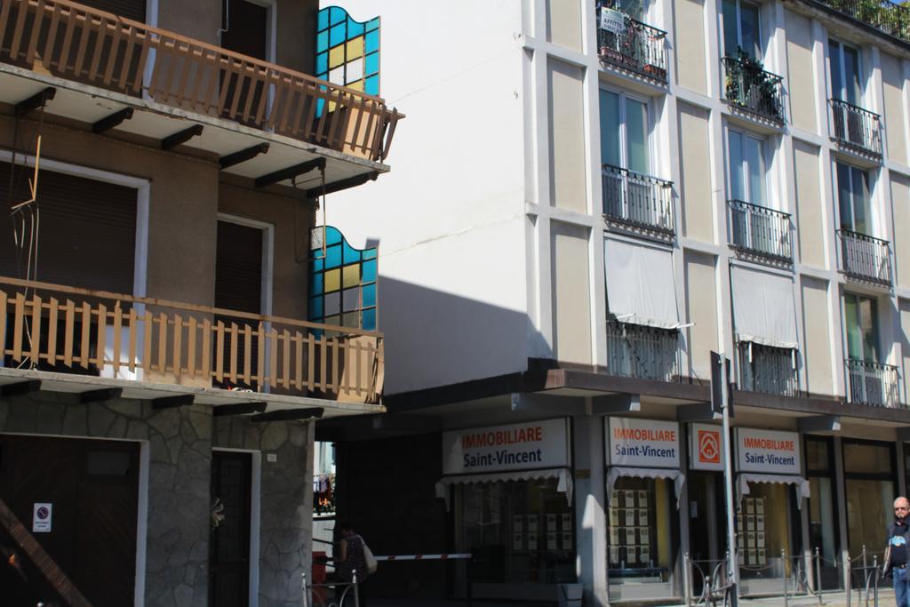 In Centro A Saint Vincent Daire Dış mekan fotoğraf